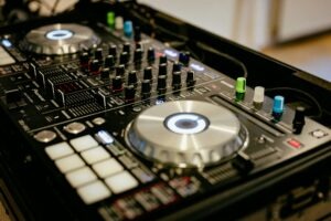 Read more about the article Your Mobile DJ Questions Answered | Female DJ | DJ Nicole Otero